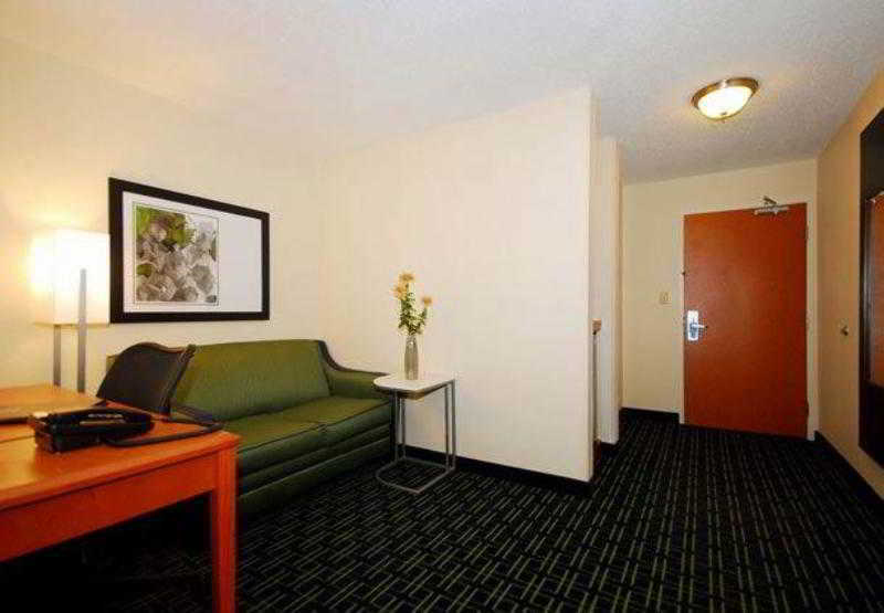 נורת' קנטון Fairfield Inn & Suites Canton חדר תמונה